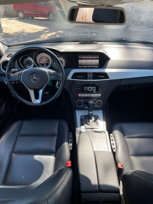 Mercedes-Benz ц350 Фейс НА ЧАСТИ