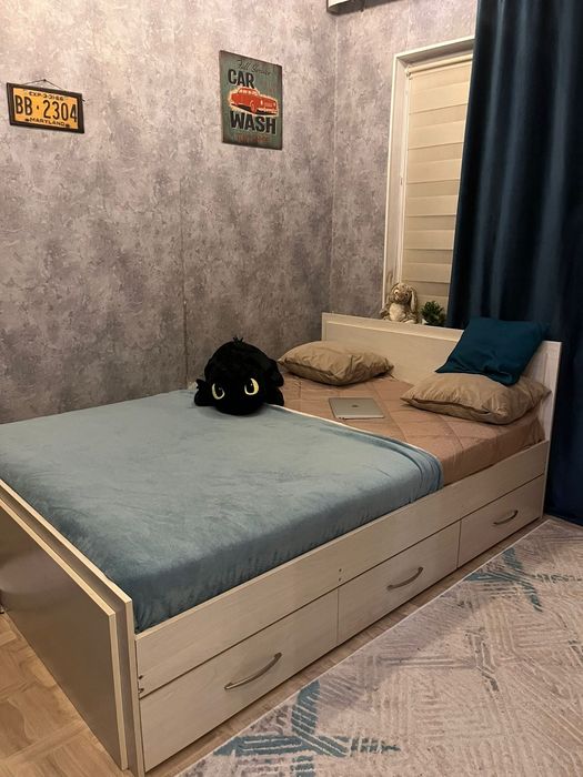 Продам кровать с матрасом