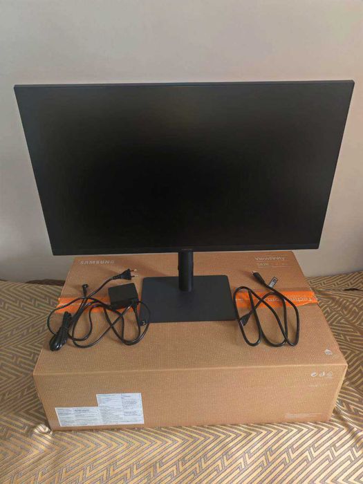 27 дюймовый монитор Samsung, 2560x1440, матрица IPS.