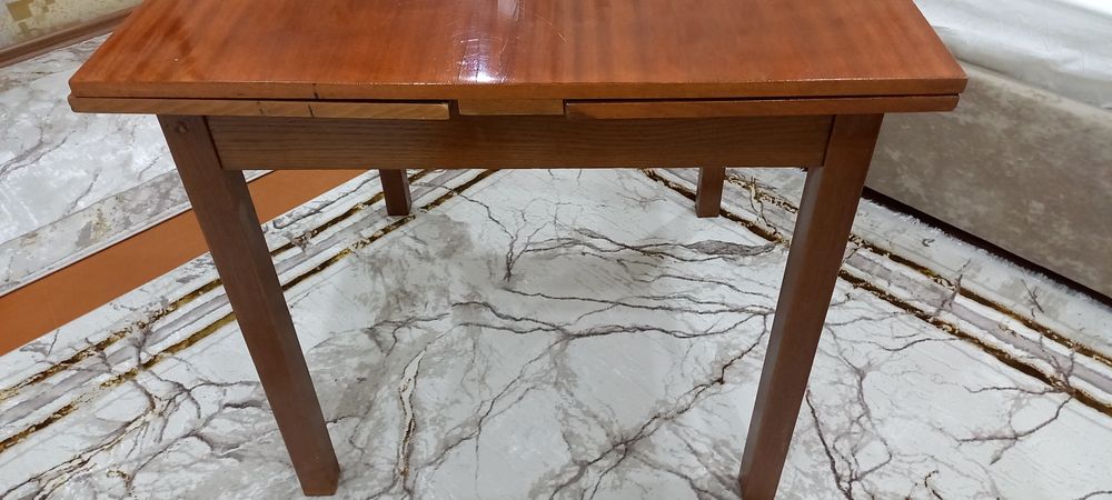 Деревянный стол раздвижной