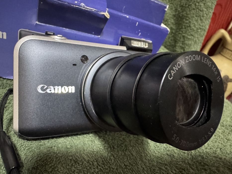 Canon PowerShot SX220 HS Digital Camera 14x Optical Zoom 12.1MP