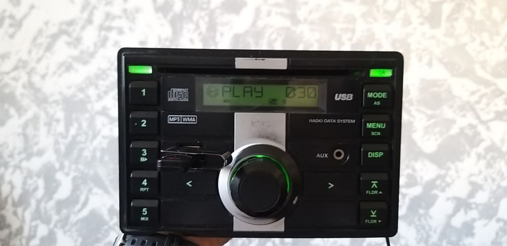 Alpine magnitol sotiladi 4/50w