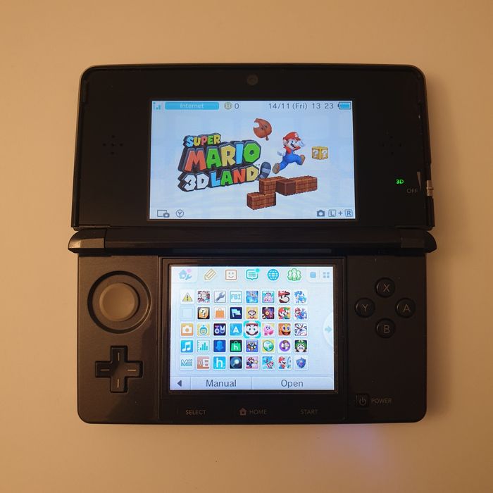 Nintendo 3DS Cosmo Black 32Gb modat cu alimentator și stylus pen