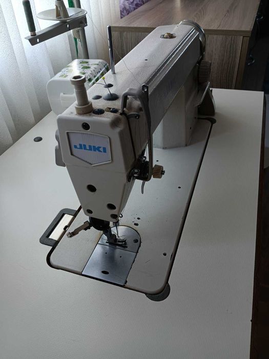 Професионални шевни машини Juke