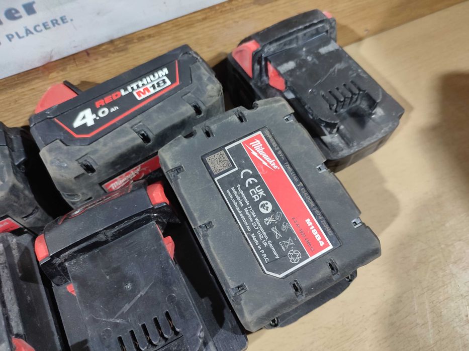 Milwaukee 4.0Ah 18V 72Wh M18B4 RedLithium acumulator baterie bormasina
