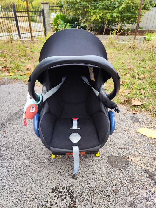 Maxi Cosi кошница с Isofix база