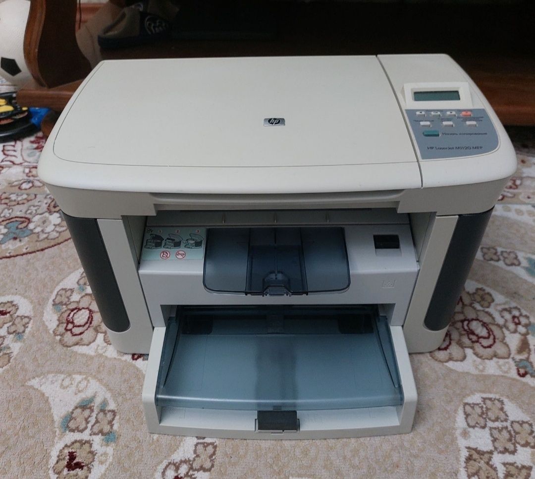HP LaserJet M1120 МФУ
принтер, сканер, копир.