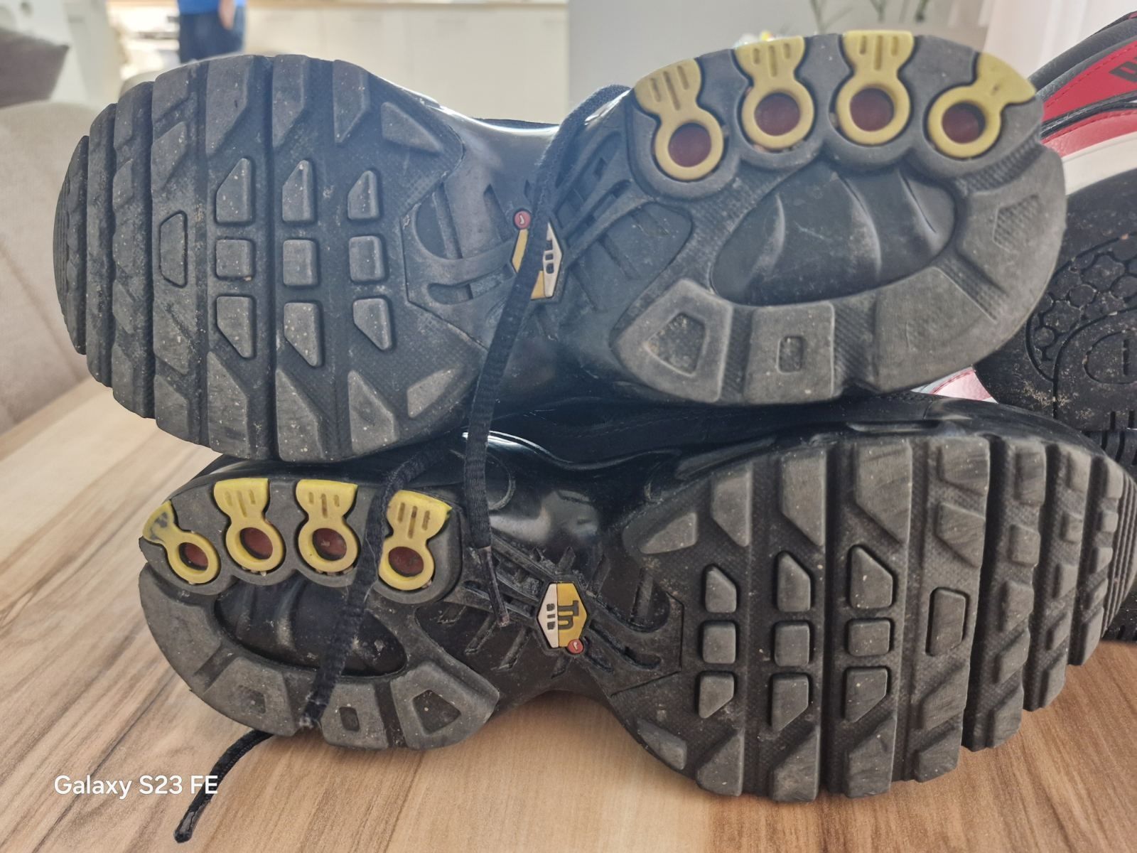 Маратонки оригинал Nike tn air max  37.5