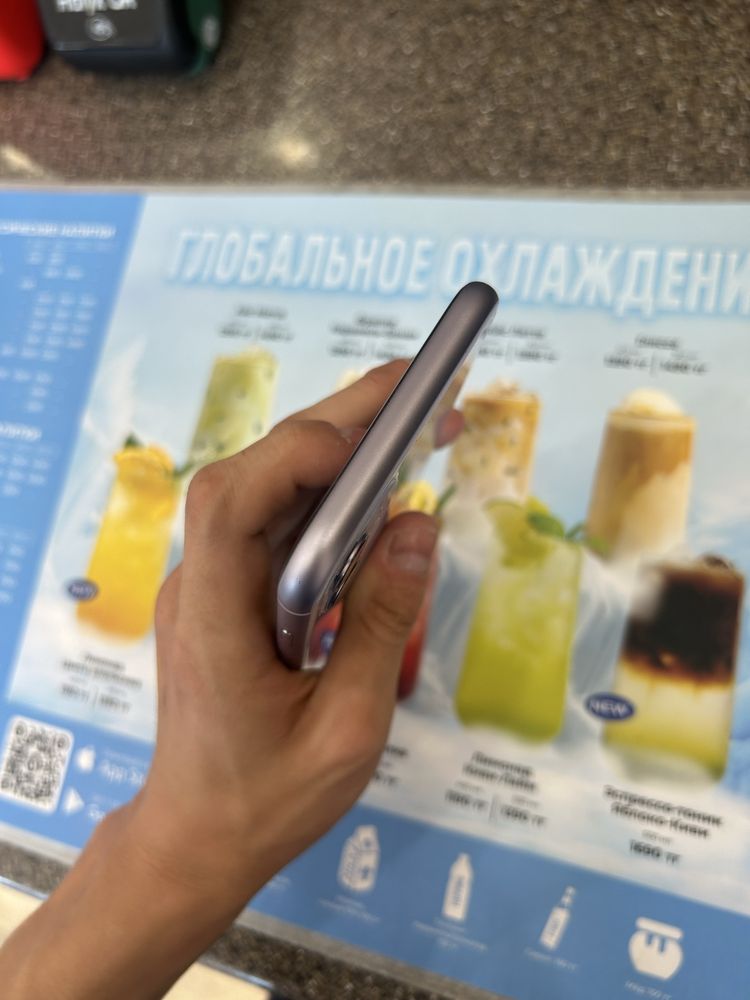 Продам айфон 11 идеал