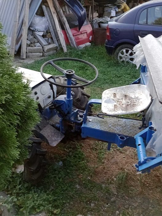 Motoagricola 4*4 Bertolini ,basculabil manual ,21 C.P.