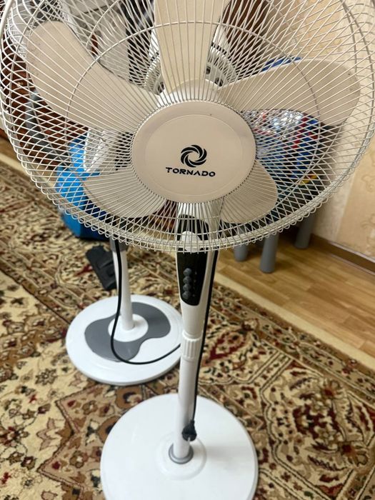 Вентилятор белый