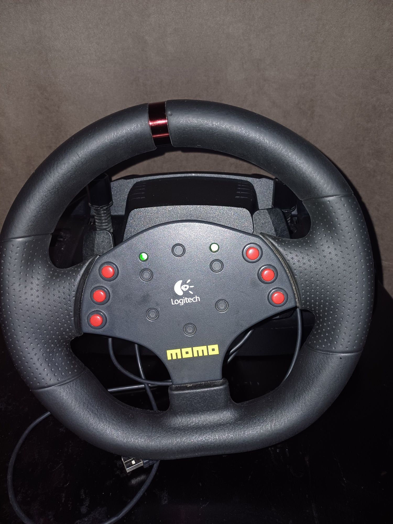 Руль Logitech momo racing