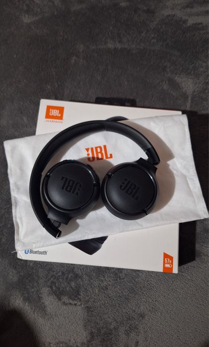 Vând căști jbl noi tunet 520 BT