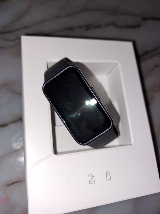 Huawei band 10 нова