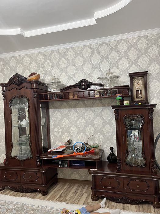 Продам сервант в хорошем состояние