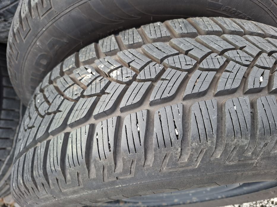 -Vând roată de rezerva 215/65 R16 cu anvelopa IARNĂ-