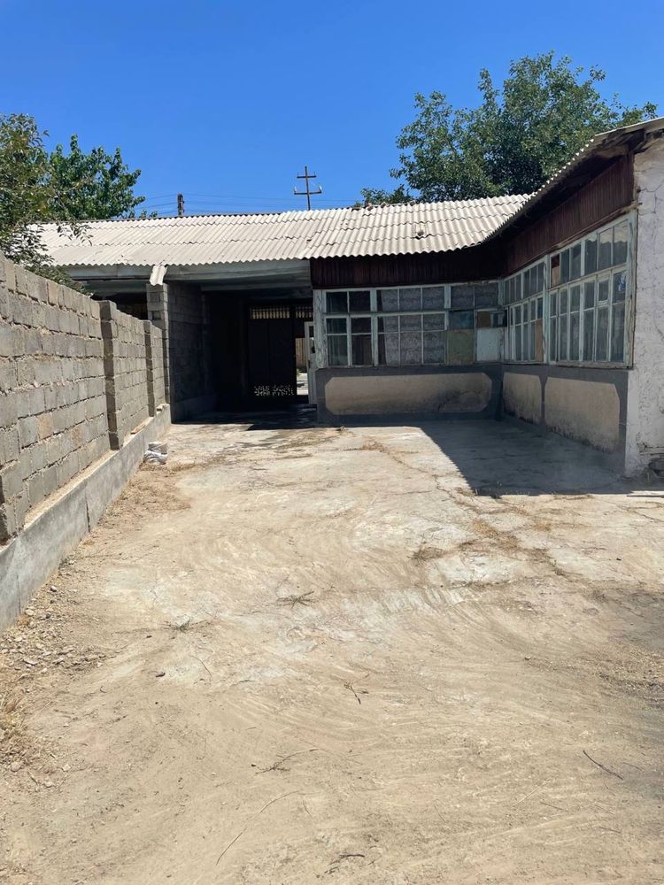 Кирпичнийдан Ховли сотилади