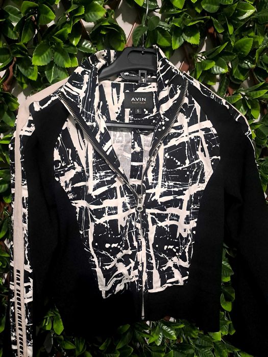 яке Avin, сет на Zara