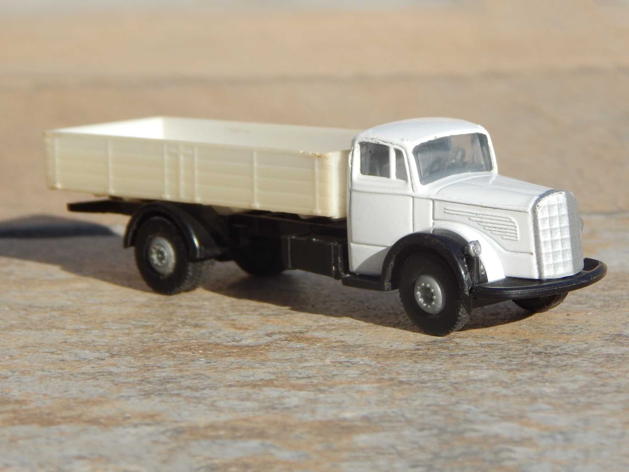 Macheta camion epoca Mercedes-Benz L6600 (1950-1958) Hummer 1:87