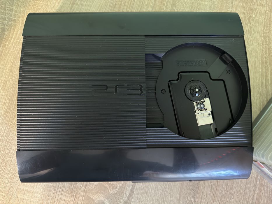 Playstation 3 cu 2 jocuri in stare excelentă