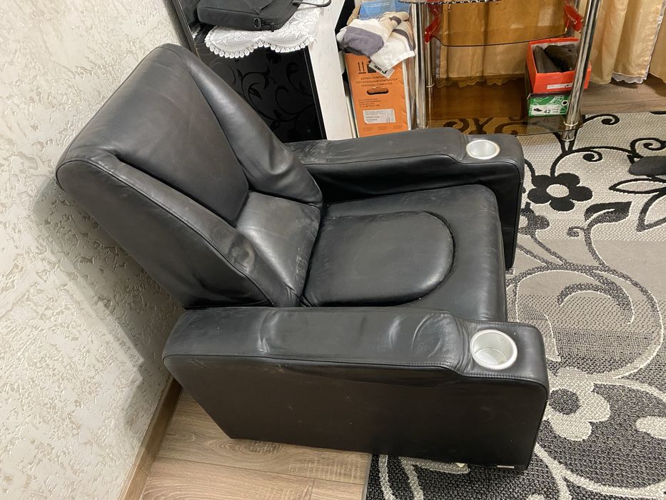 Продаются кресла из VIP-зала кинотеатра