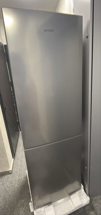 Хладилник с фризер Arctic