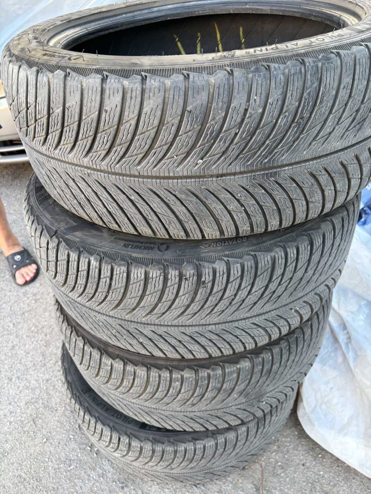 Продавам зимни гуми 235/45 R18 Michelin pilot Alpin
