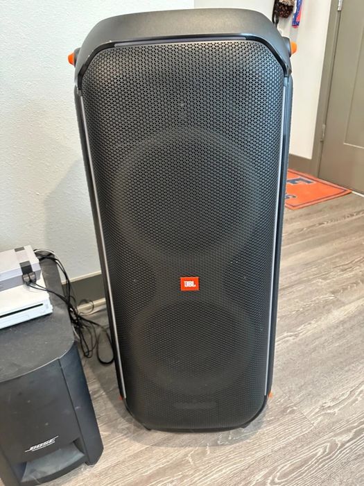 Vând JBL PartyBox  710 Preț Fix!