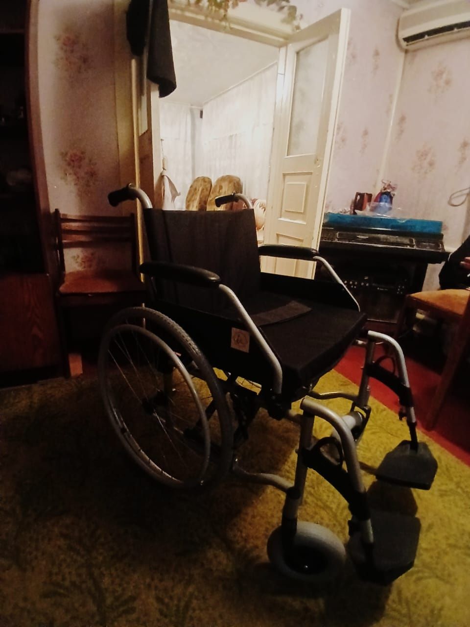 Продам инвалидные коляски