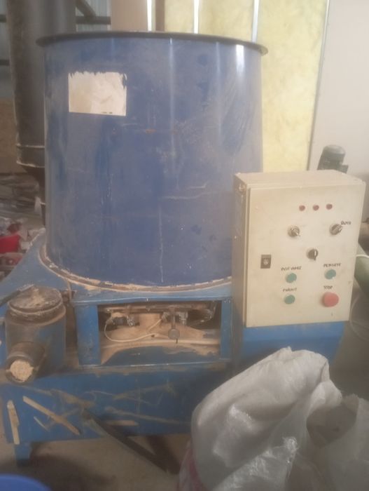 Presa Brichete 3000€