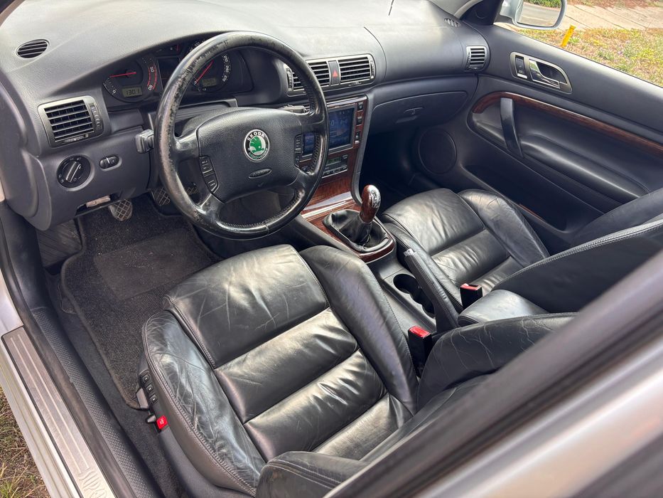 Skoda Superb 2.0 TDI 140 Cp - Xenon/ Piele/ Memorii/ Senzori Parcare