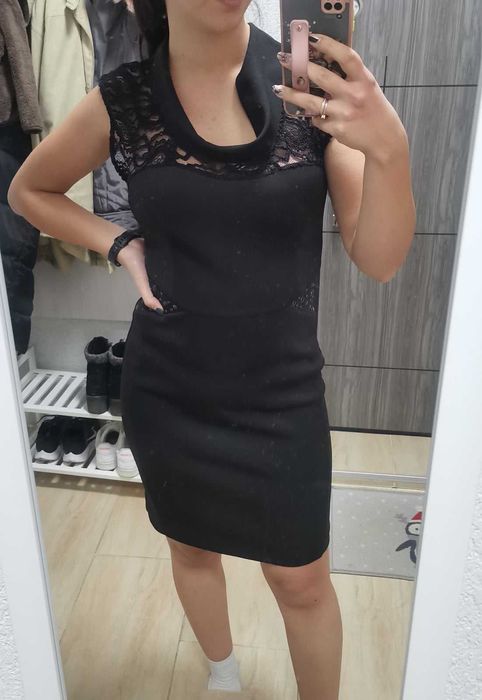 Черна рокля с дантела