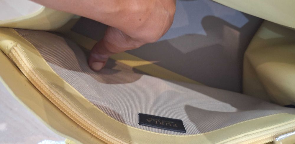 Дамска чанта Furla.