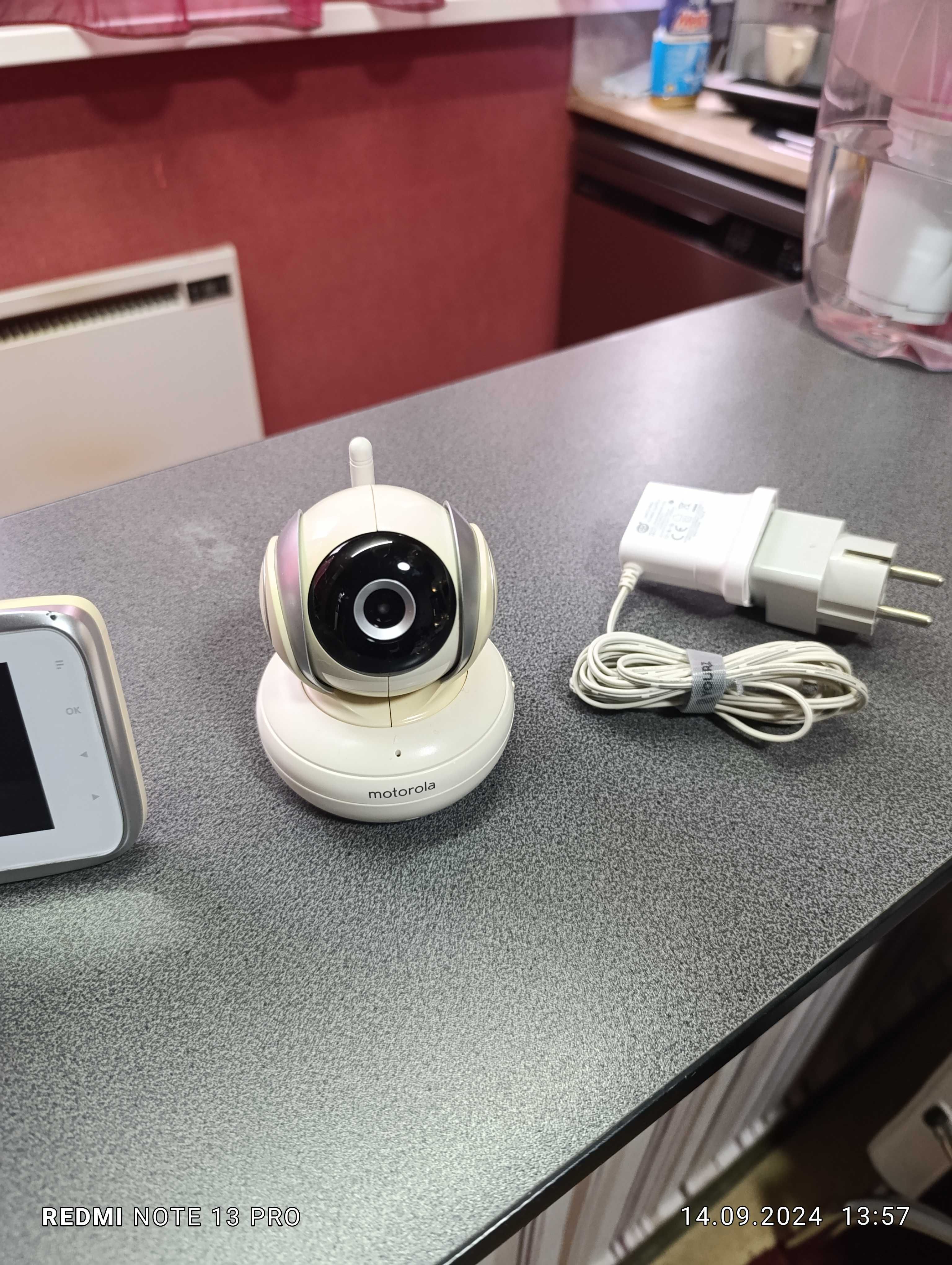 Видео Бебефон Motorola MBP 38S