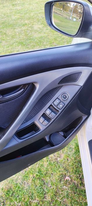 Hyundai Elantra 2012 130000km