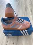 Adidas spezial noi  roz cu eticheta nr 40