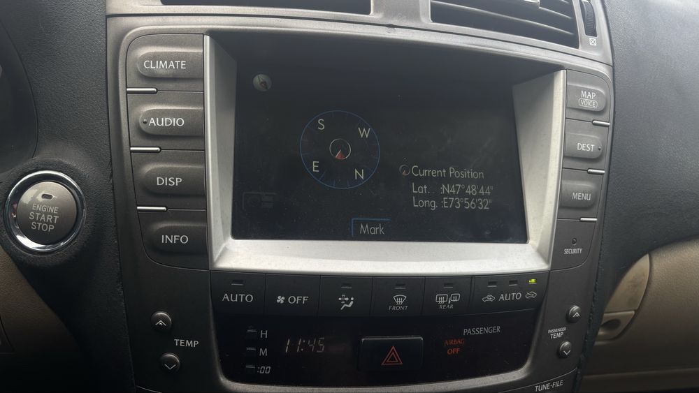 Штатный экран lexus