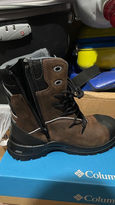 Продам спец ботинки