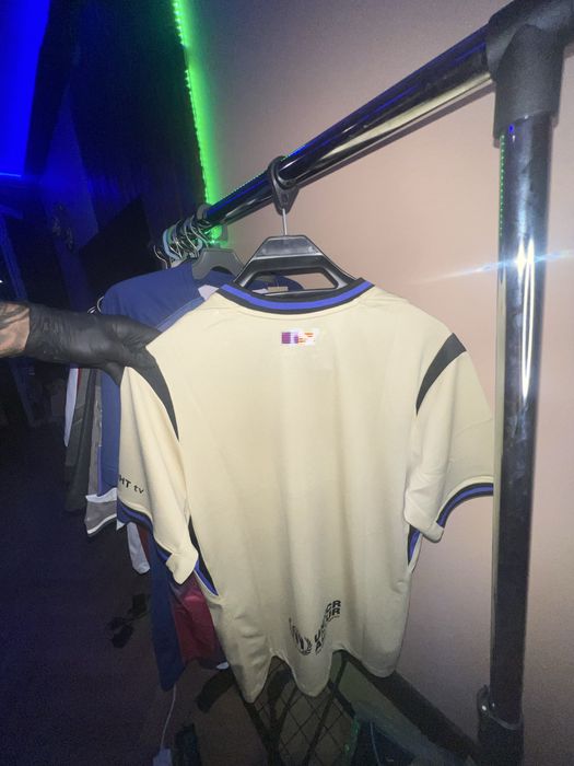 Чисто нови тениска на Барселона