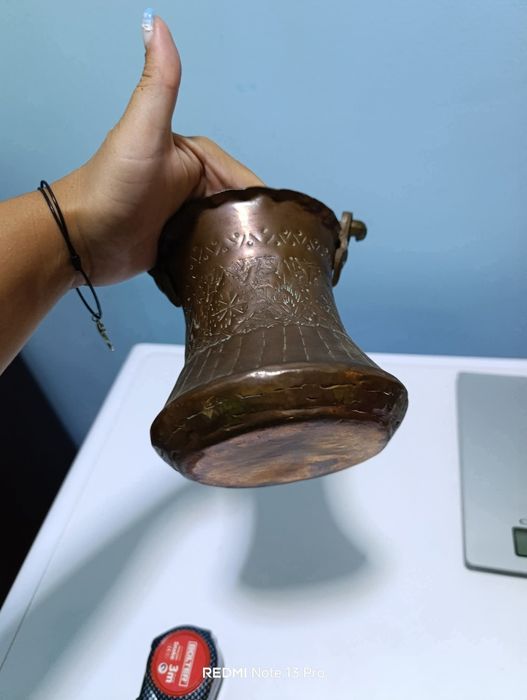 Старо менче 
С видни следи от патина по гравюрите 
Менчето е медно 
А