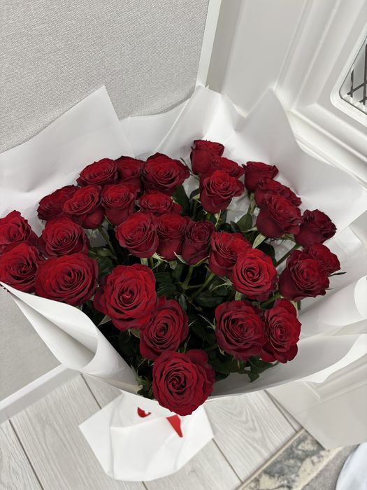 Свежий метровый букет розы 30шт