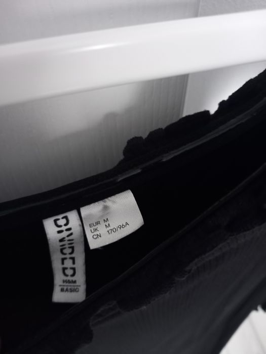 Rochie H&M cu umerii goi