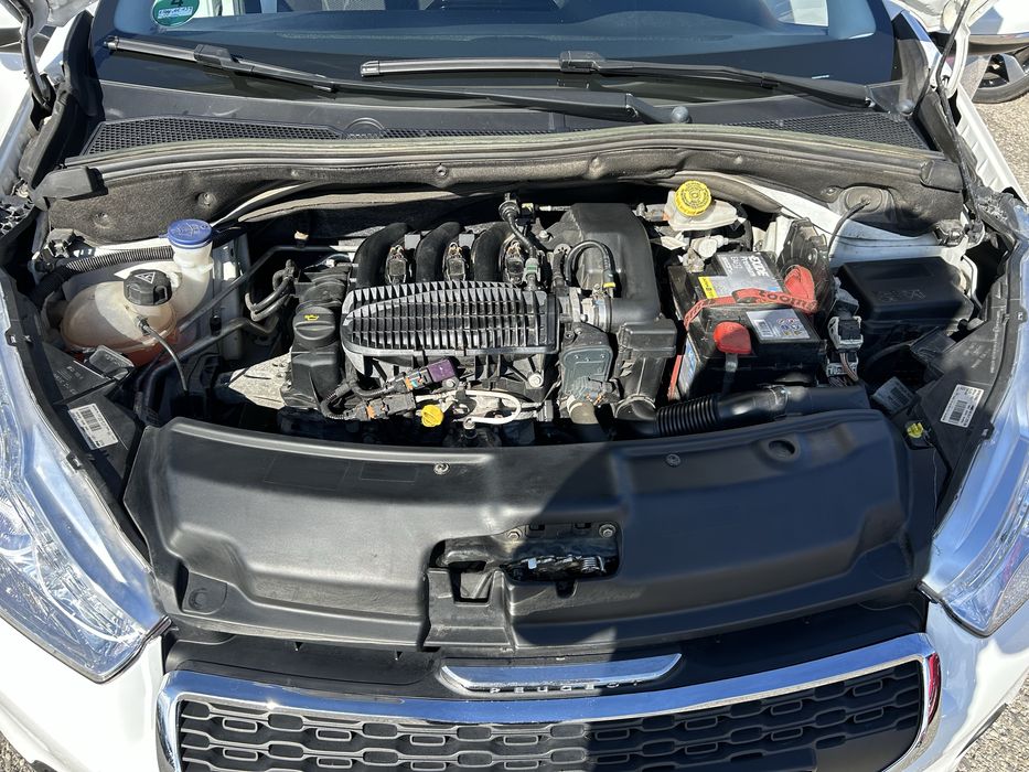 Peugeot 208 Active benzina