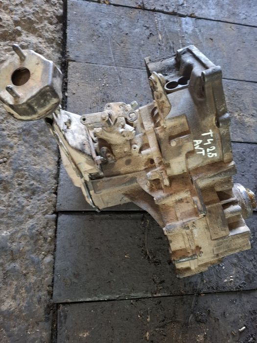 Cutie viteze Wolswagen T4 2.5 AJT ACV în stare impecabila de funcționa