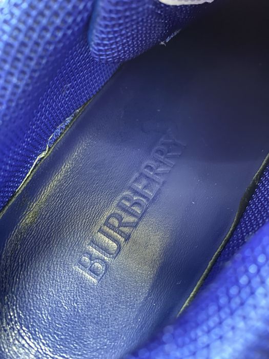 adidasi burberry