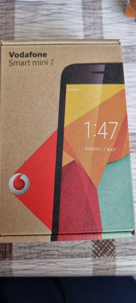 Vând telefon Vodafone Smart mini 7 NOU SIGILAT