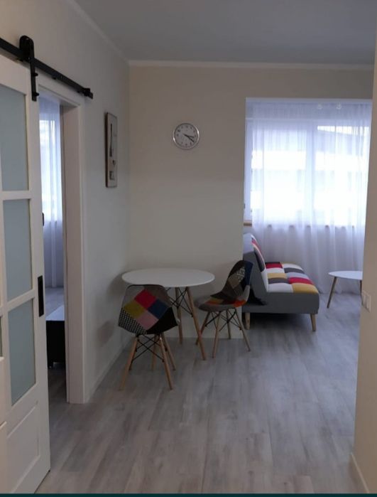 Persoana fizica închiriez apartament 2 camere