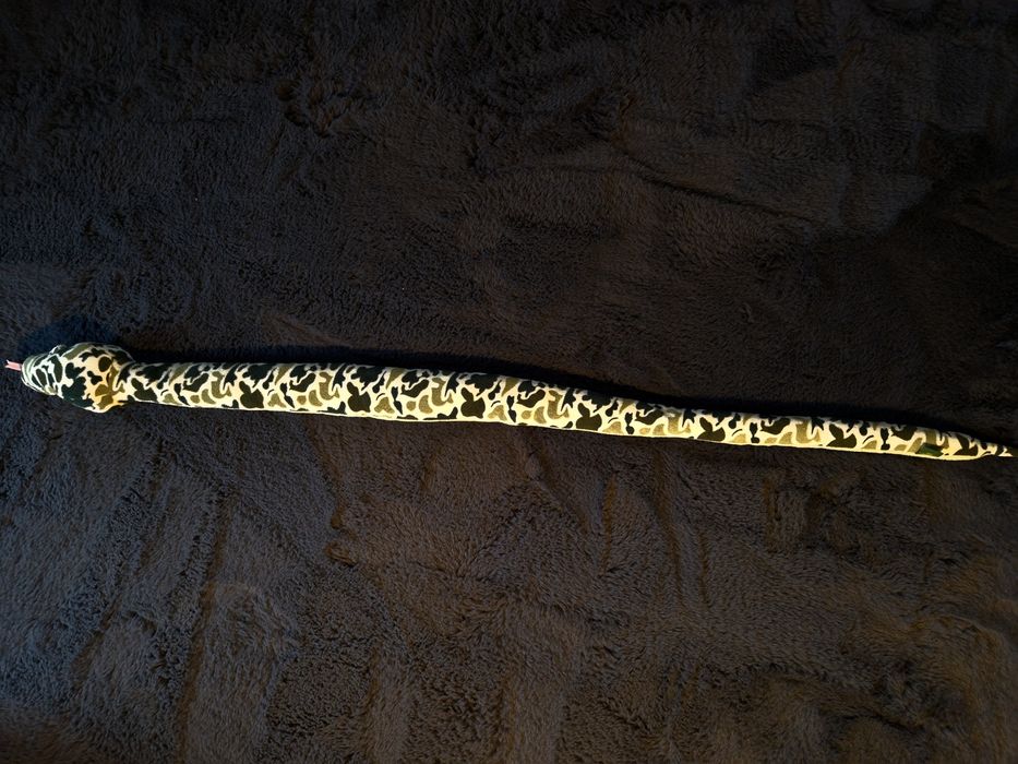 sarpe de plus jucarie