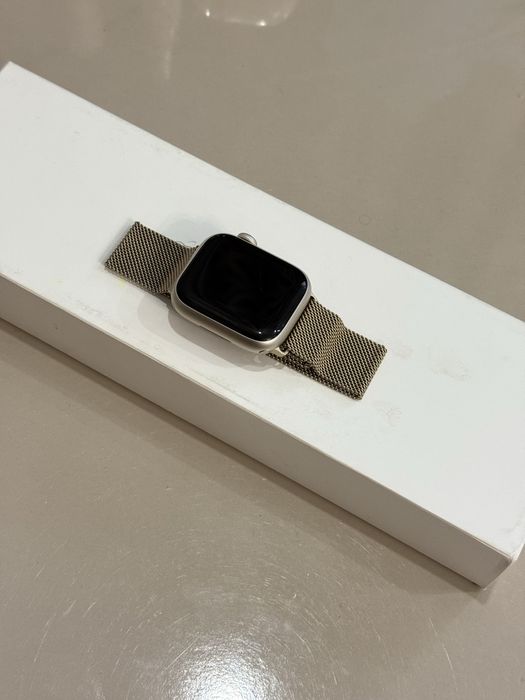 Срочно продаю Apple Watch