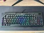 Продавам геймърска клавиатура  Redragon K586 BRAHMA RGB